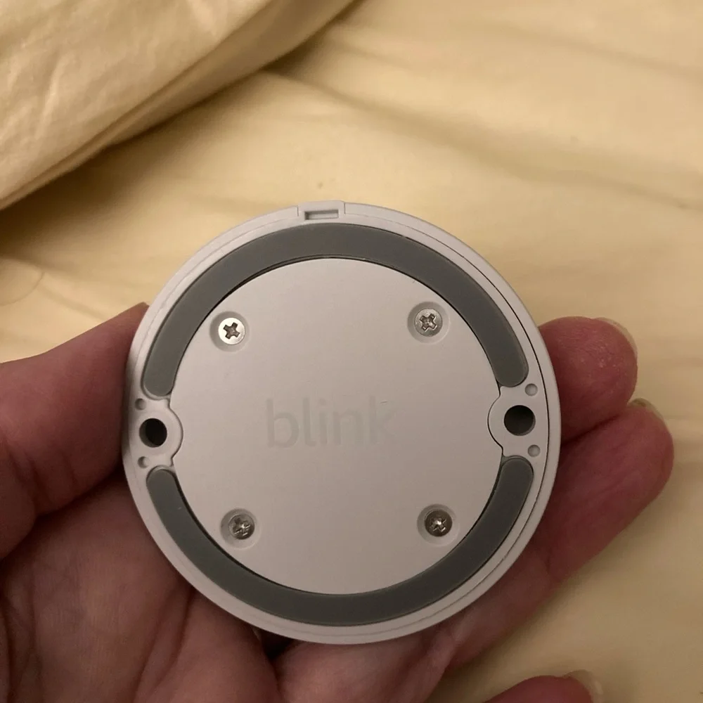 Blink Mini 2 Stand and Mounting Kit White To Adjust Camera